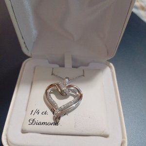 Gold over Silver 0.25 CT TW diamond pendant